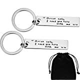 Tatuo 2 Packung Drive Safe Keychain Buchstaben Tag Anhänger Schlüsselanhänger Auto Schlüsselanhänger für Mann Freund Fahrer (Stil 1)